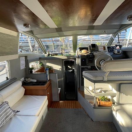 The Floating Home ซานต์อาเตรียเดเบซอซ ภายนอก รูปภาพ
