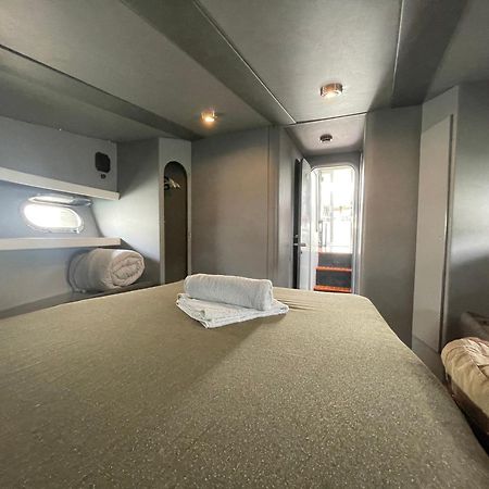 The Floating Home ซานต์อาเตรียเดเบซอซ ภายนอก รูปภาพ
