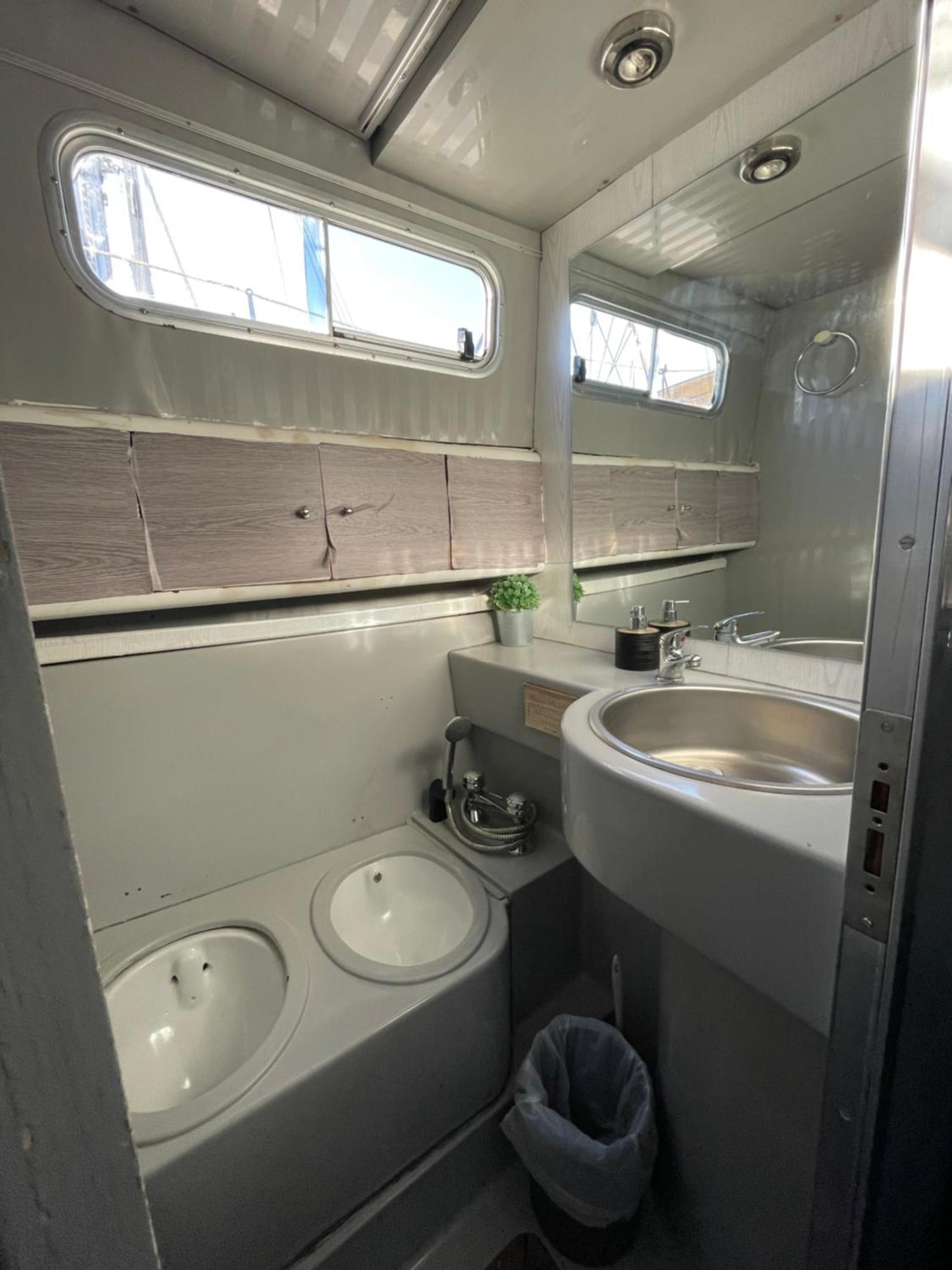 The Floating Home ซานต์อาเตรียเดเบซอซ ภายนอก รูปภาพ
